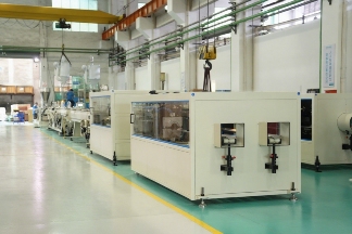 实现PVC管高效质优生产，德科摩EII110双管挤出机有答案！(图3)