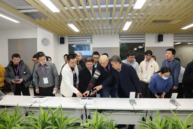 维信诺pTSF量产商用，中国显示定义第四代OLED材料(图3)