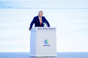 电动化进入新阶段，动力电池未来可期(图1)